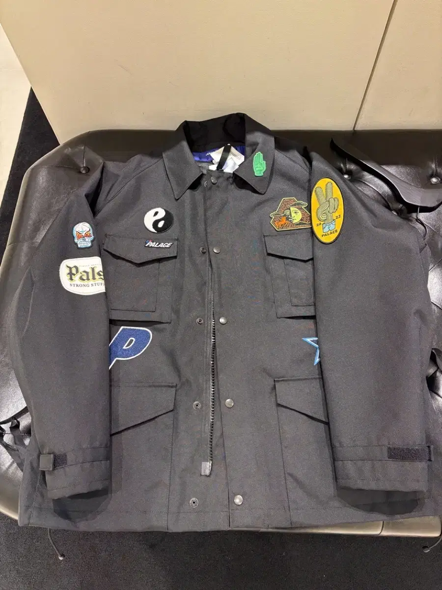 ジャケット・アウター PALACE bossy canvas jacket grey Palace Bossy Canvas Jacket Grey Men's - FW25 - US